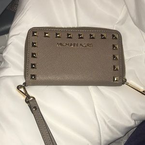 Michael kors wallet wristlet